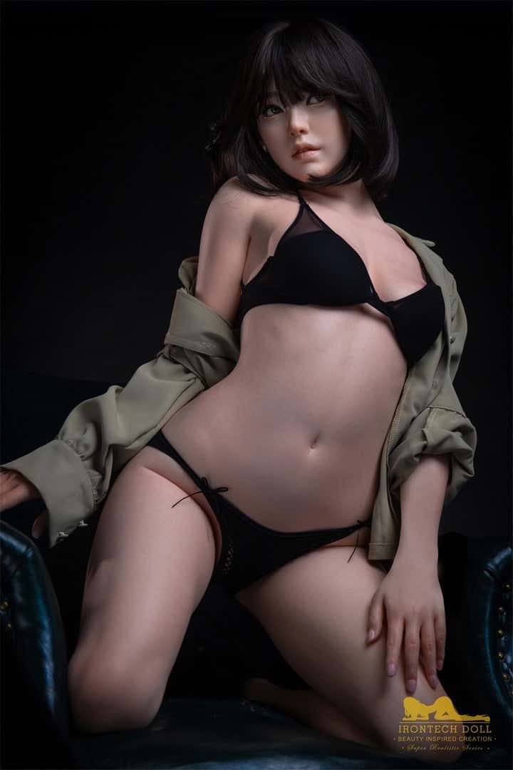 Irontech Doll S40 Review: Exploring the Features of the 163cm A-Cup Silicone Sex Doll